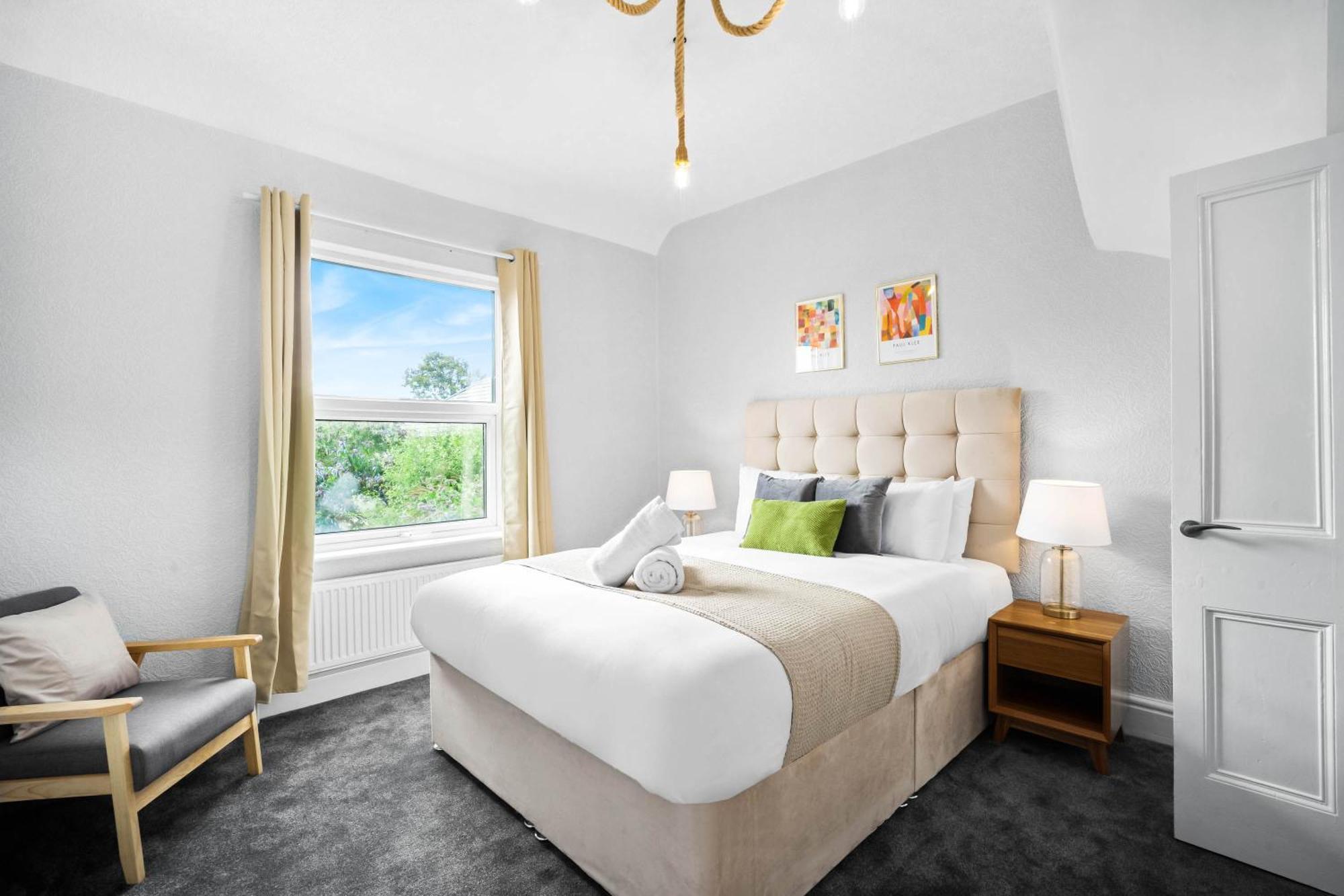 Stylish 3 Bedroom House - 6 Guests - Garden - Parking - Netflix - Wifi - 17M Birmingham Eksteriør billede